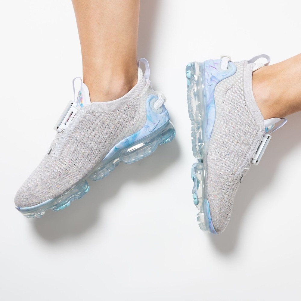 NIKE WHITE AIR VAPORMAX 2020 FLYKNIT SNEAKERS - BRAND NEW IN BOX - Picture 2 of 16